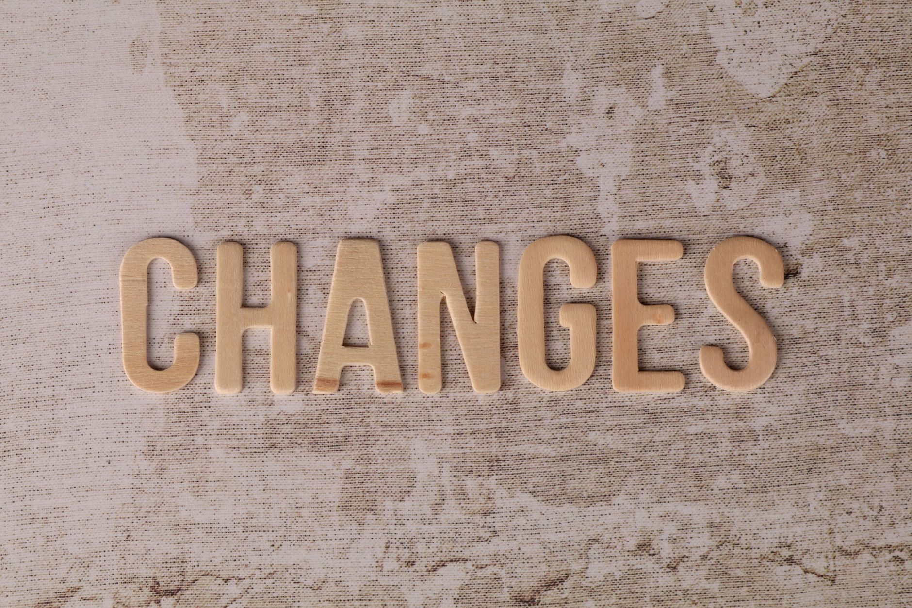 LinkedIn abandonne l'IA : quel impact sur votre contenu ?