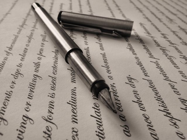 Clauses essentielles pour contrat freelance créateurs