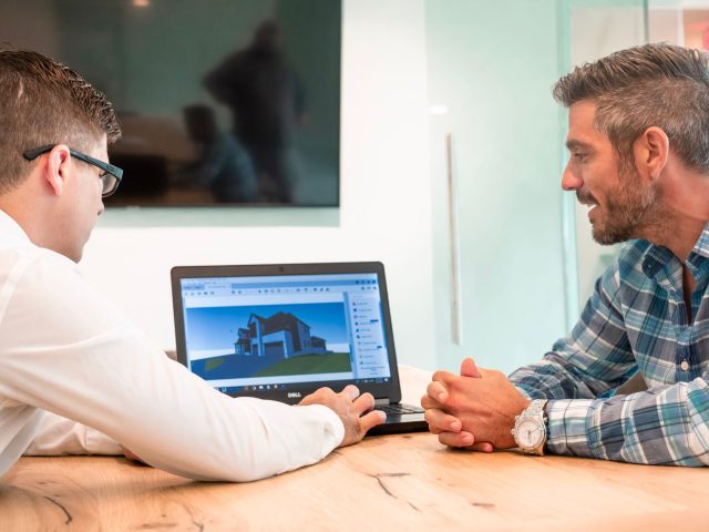Rédacteur freelance en Bretagne : salaires, défis et opportunités
