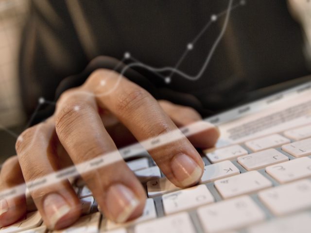 Automatiser la production de contenu avec n8n et des agents IA : où garder la main