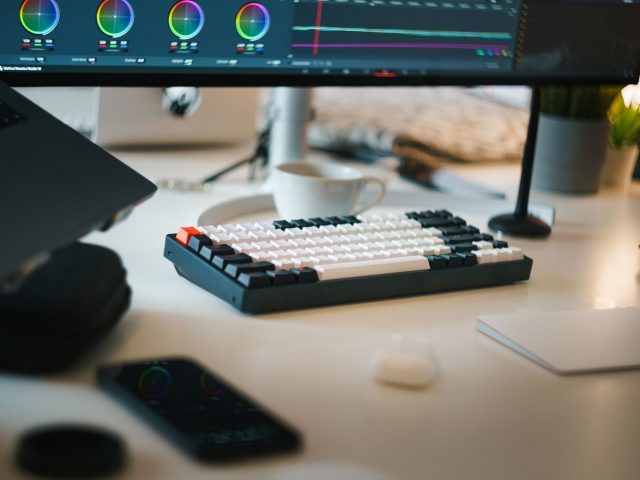 Comment l&rsquo;IA bouleverse l&rsquo;authenticité des contenus numériques