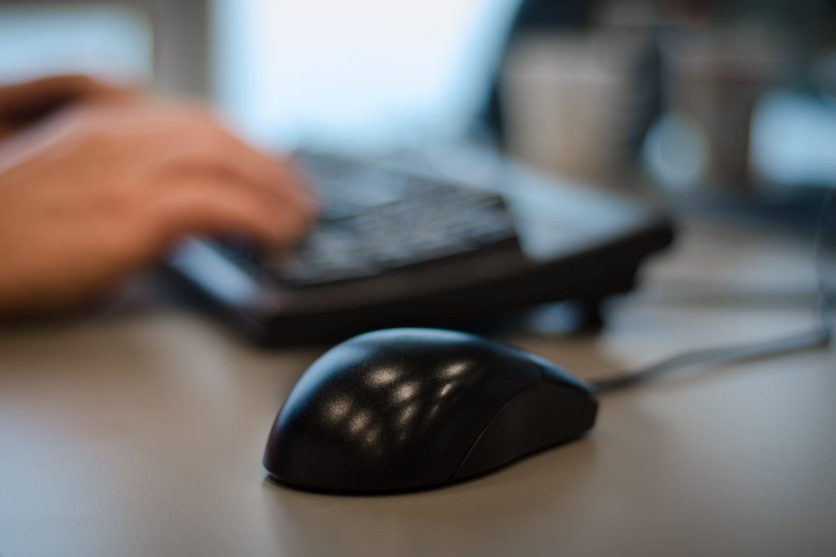Et si Outlook devenait votre meilleur allié contre les fautes d’orthographe ?