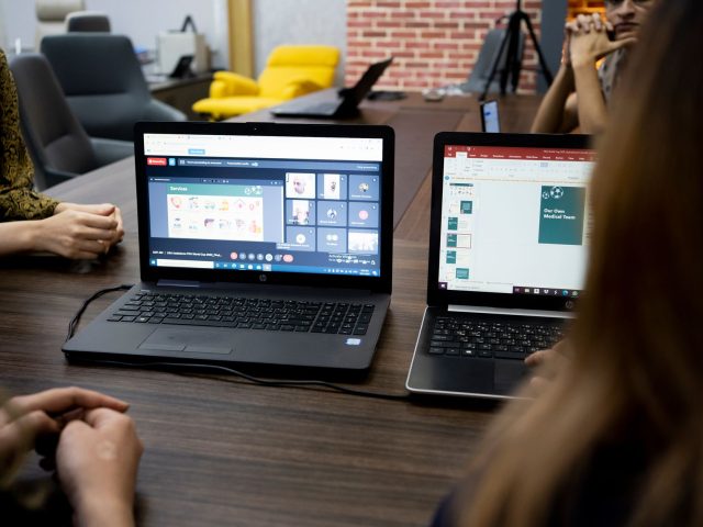 Comment choisir un rédacteur web : tarifs, spécialisations et tendances