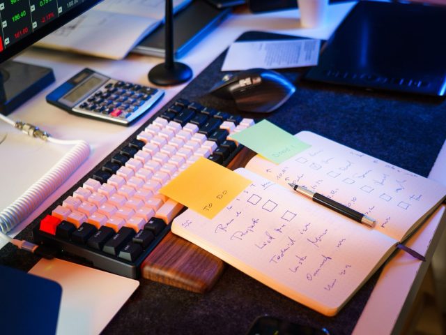 Veille outils IA pour rédacteurs : trier avant de tester